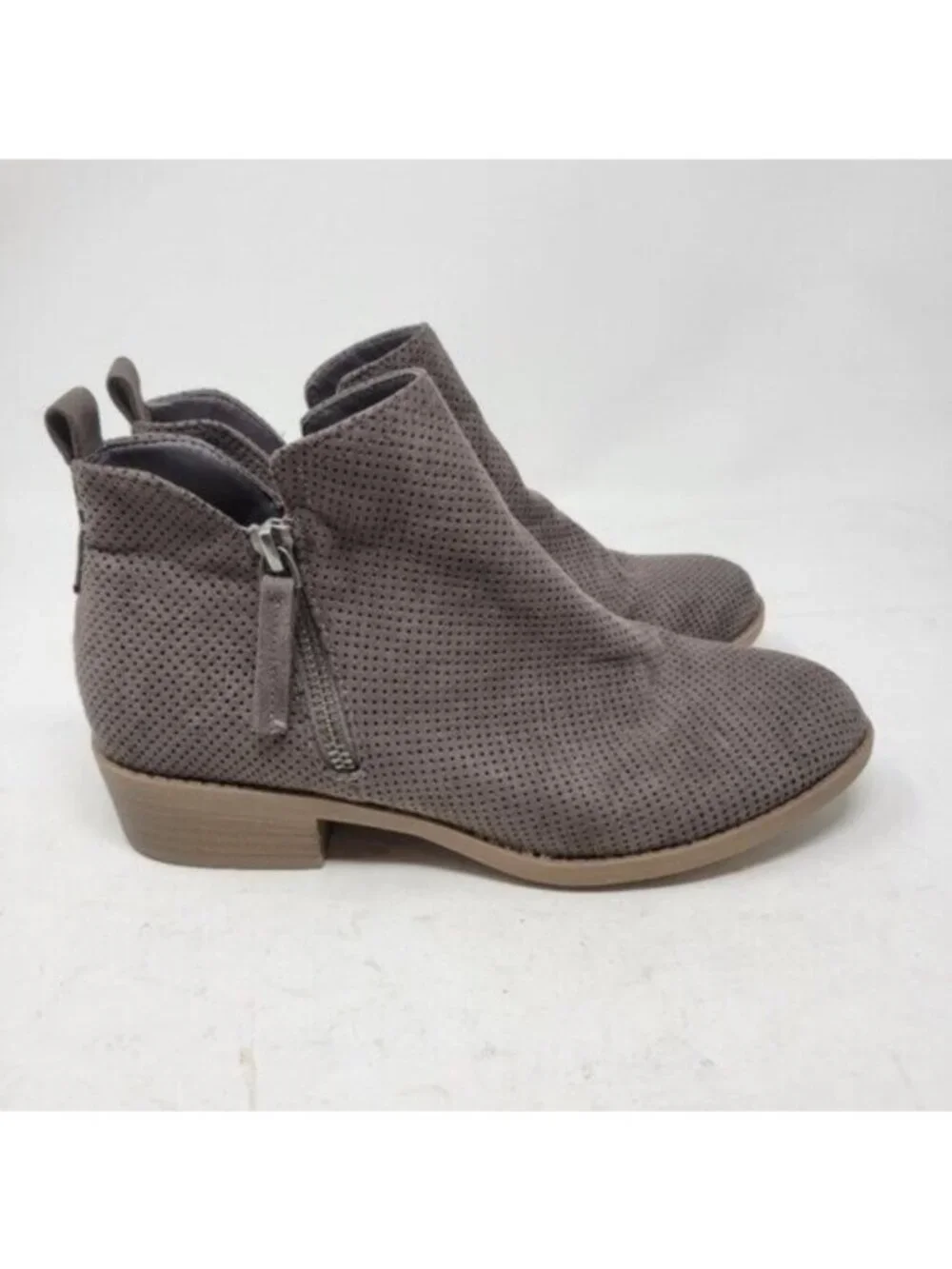 Universal Thread | Dylan Ankle Boots Lazer Cut Double Zip Booties Gray
